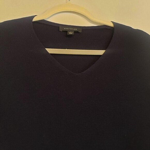 Ann Taylor short sleeve sweater top size S - Picture 4 of 8